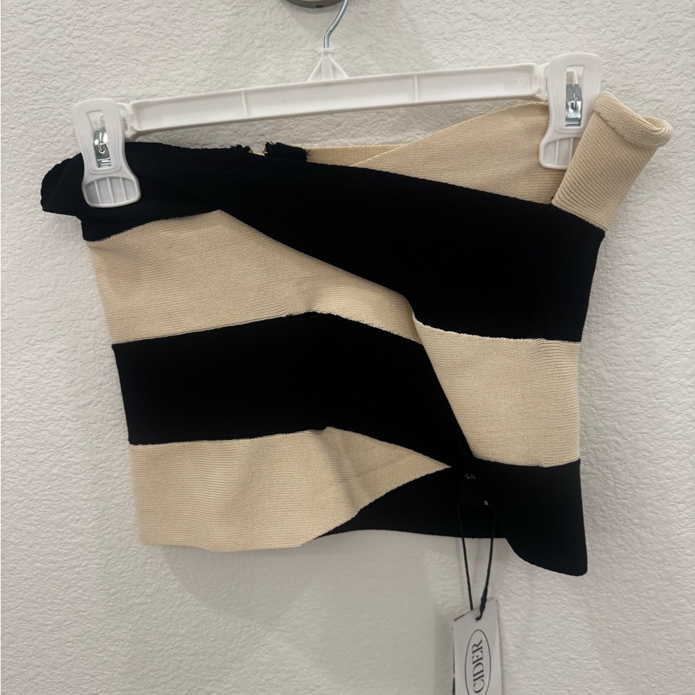 Cider Black and Cream Crop Top